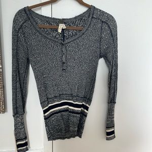 We the Free navy sweater XS